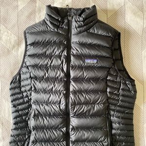 Patagonia women’s down sweater vest